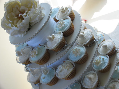 Beautiful Wedding Cupcakes 