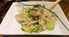 Club del wok:udon  trombette e nasello al profumo di erba cipollina