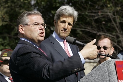 Menendez Gives Kerry The Thumbs UP