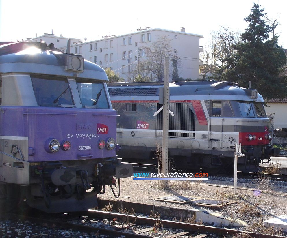 The BB 67565 locomotive and the BB 67554 locomotive in the sunshine in Aix-en-Provence