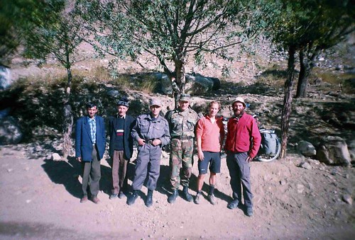 Garmchasma military checkpoint, Tajikistan / ガームチャズマ村の軍隊チェックポイント