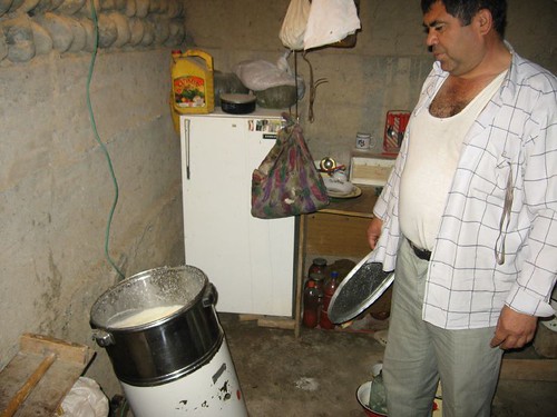 Butter churn, Sarazm Village, Tajikistan / バターを作る機械(日本語でなだろう) - タジキスタン、サラザム村