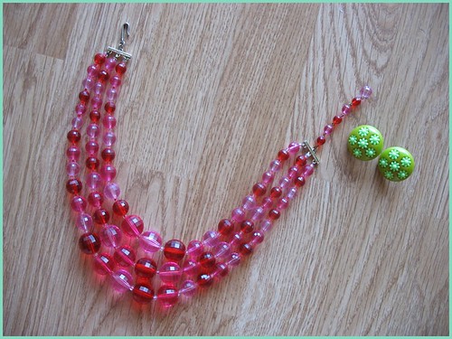 vintage plastic necklace and earrings