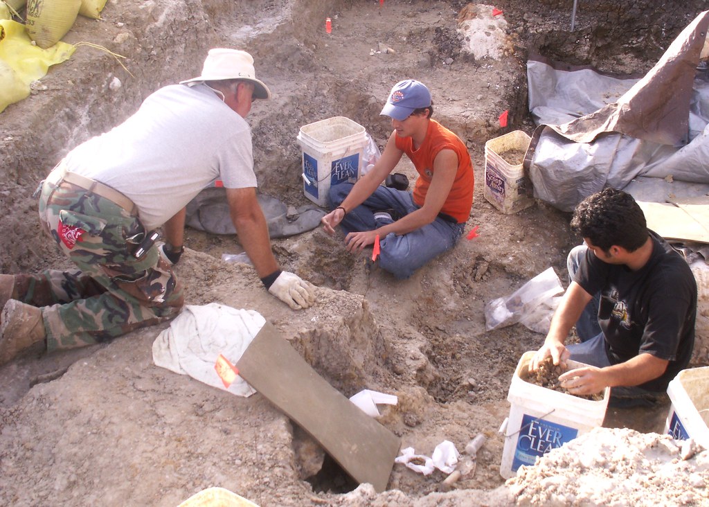 Work at the Haile 7G Dig Site