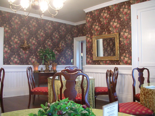 Haunted Walnut Lane Inn Dining Room