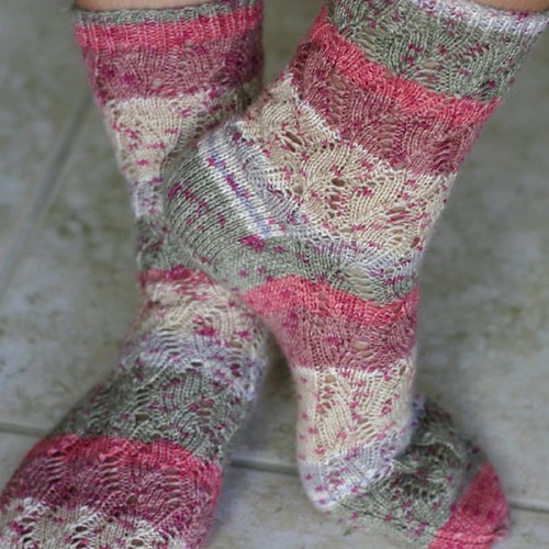 Waving Lace socks, fin