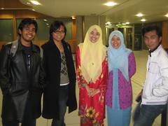 Bersama Classmates Sewaktu Sambutan Hari Raya Anjuran Malaysian Embassy di Astra Hall, Belfield, UCD