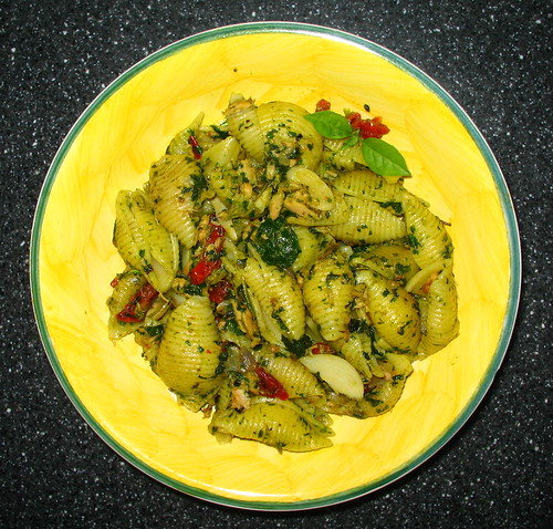 Shells with spinach