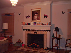 Hallowe'en Decorated Fireplace