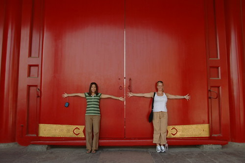 kim_jeanette_red_doors_1