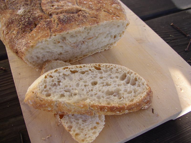 NKB-NYT: Das Brot für Faule im Römertopf gebacken