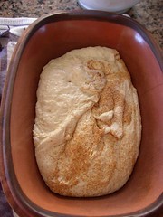 NKB-NYT: Das Brot für Faule im Römertopf gebacken