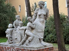 Frau mit fünf Kindern