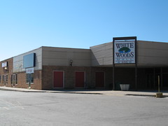 White Woods Mall, Southeast Entrance
