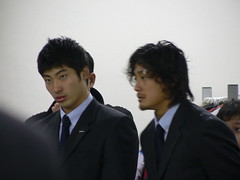 ルーキーの2人。右　森田、左　小笠原選手