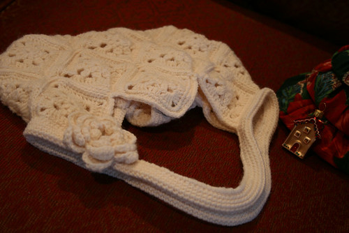 モチーフ編みのバッグ