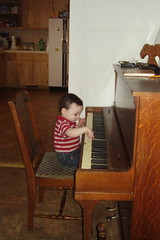 Ryan Plays Piano 121706