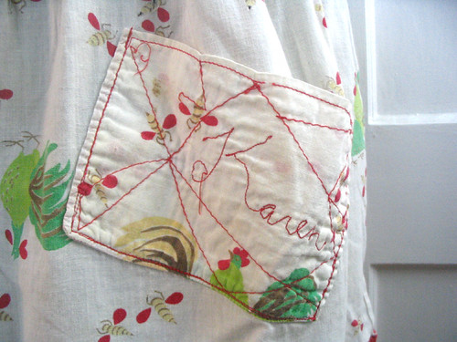 vintage apron - mom's pocket