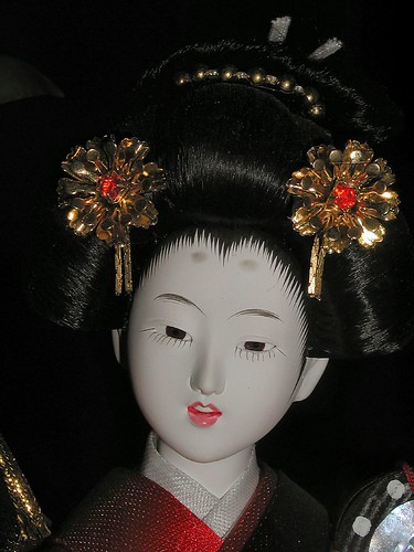 Uploaded by bfraz Tags macro portrait doll geisha japanese ceramic 