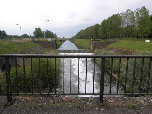 The river Haine, just before it joins the Canal Pommeroeul-Condï¿½