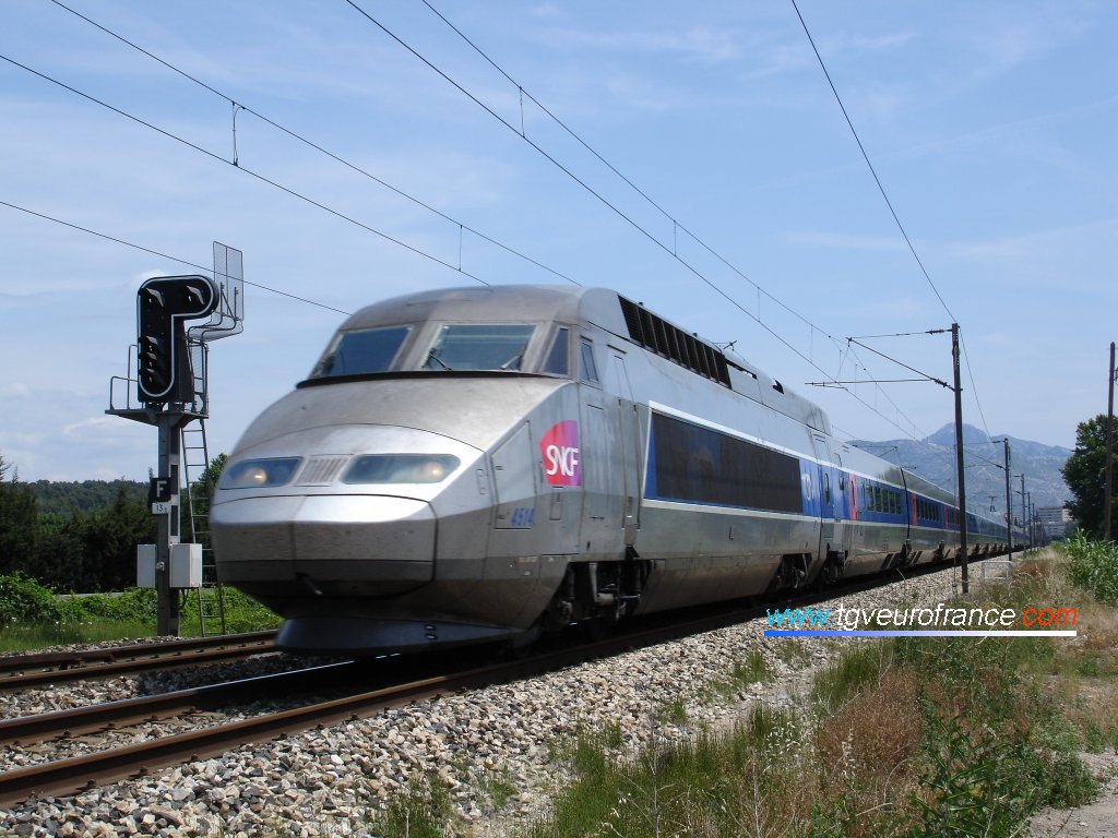 La rame TGV Réseau tricourant 4514 en Région PACA sur la ligne Marseille-Nice