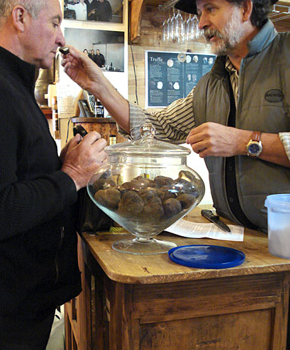 Demonstrating a truffle