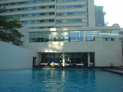 30.The Metropolitan酒店的游泳池 (2)