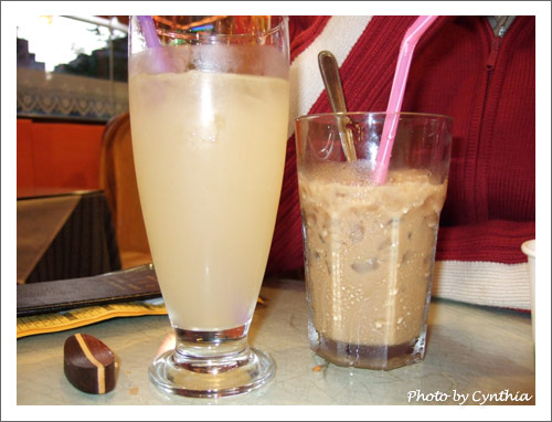 越南清心梨汁和冰煉乳咖啡
