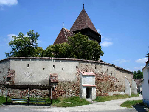 Copsa, église entouré de mur