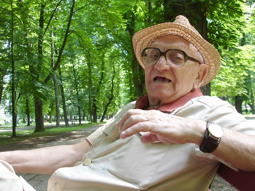Petru explains in park Cluj