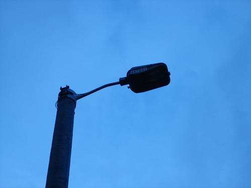Venezuela busca la instalación de postes de luz que funcionen con ...