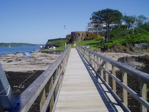 The walkway onto Eagle Island