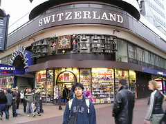 Souvenir Shop Switzerland kat Leicester Square, London, UK