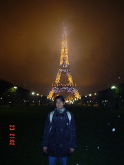 Eiffel Tower di waktu mlm, Paris, France