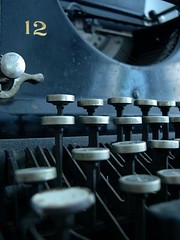 Detalle de una vieja máquina de escribir Remington (sacada de Code Pomeroy en Flickr)