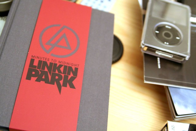 album linkin park minutes to midnight. Linkin Park - Minutes to