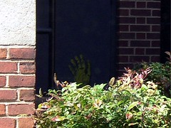 hand door