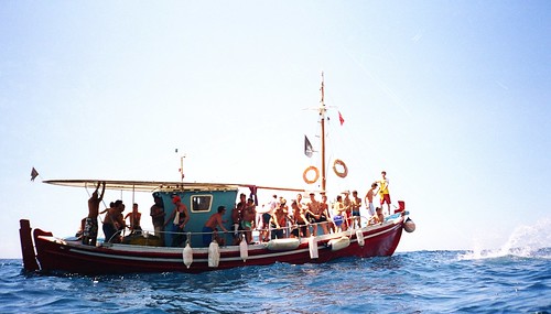 boat to gjipe