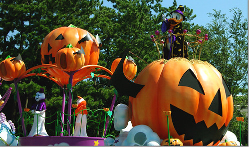 Disney Halloween Parade 2005 Donald