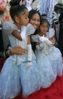 Kimora Lee Simmons and Daughters
