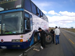 La Paz - 02 - Change bus tyre