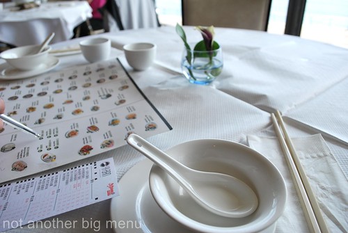 Yi-Ban Restaurant - table