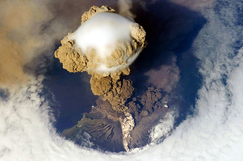 Explosive And Non-Explosive Volcanoes Deadly Ash Benefits Of Volcanoes