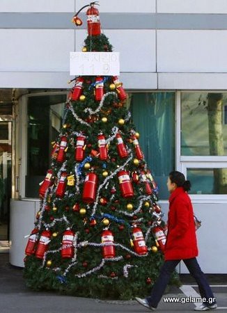 _Unusual-Christmas-Tree-Decoration-01