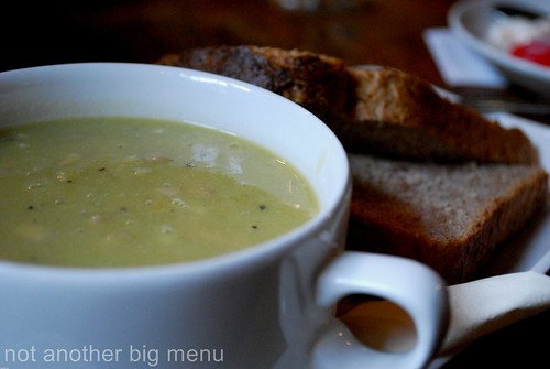 The Pilot Inn - Pea and ham soup with bread 2