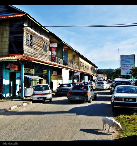 old wooden shophouses at kinarut town