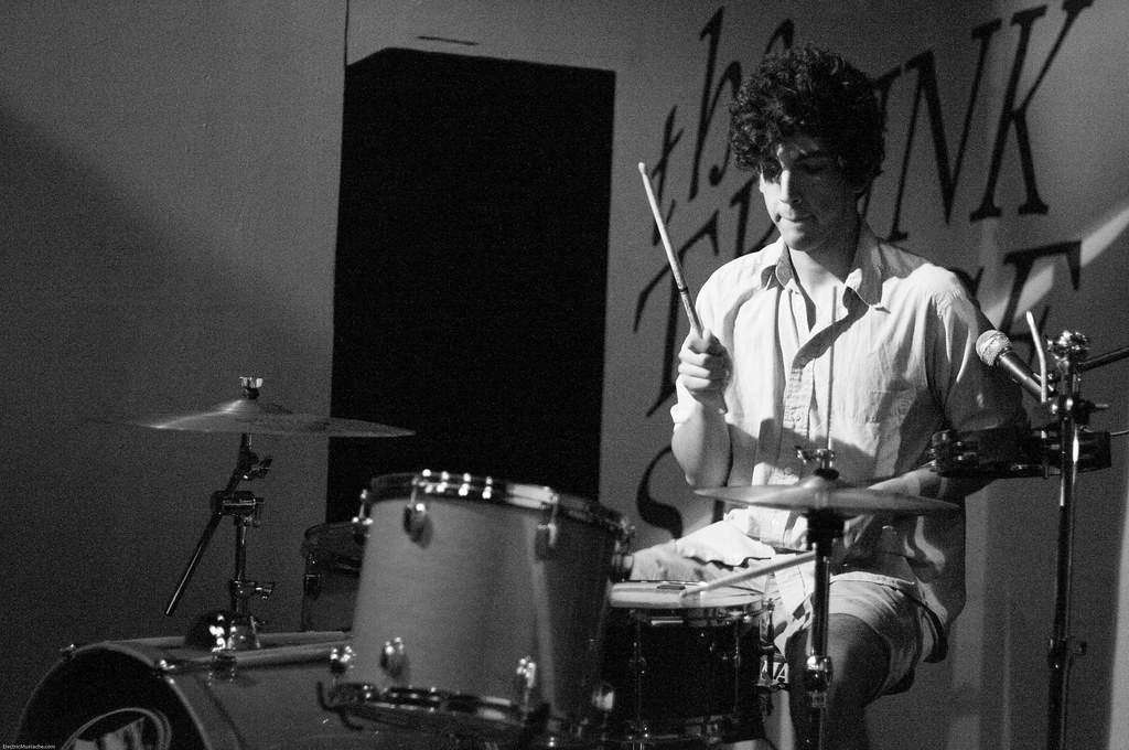 The Young Friends @ The Trunk Space 2-17-2010 (7 of 11)