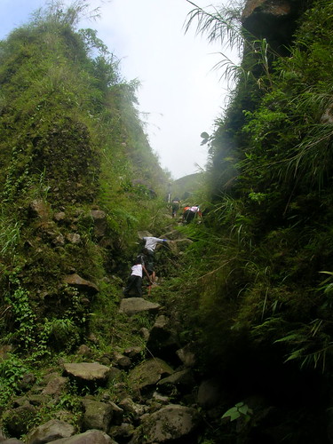 pinatubo summit wall