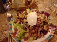 里昂名菜 - 里昂沙拉(Salade lyonnaise)