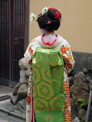 showing off in Gion